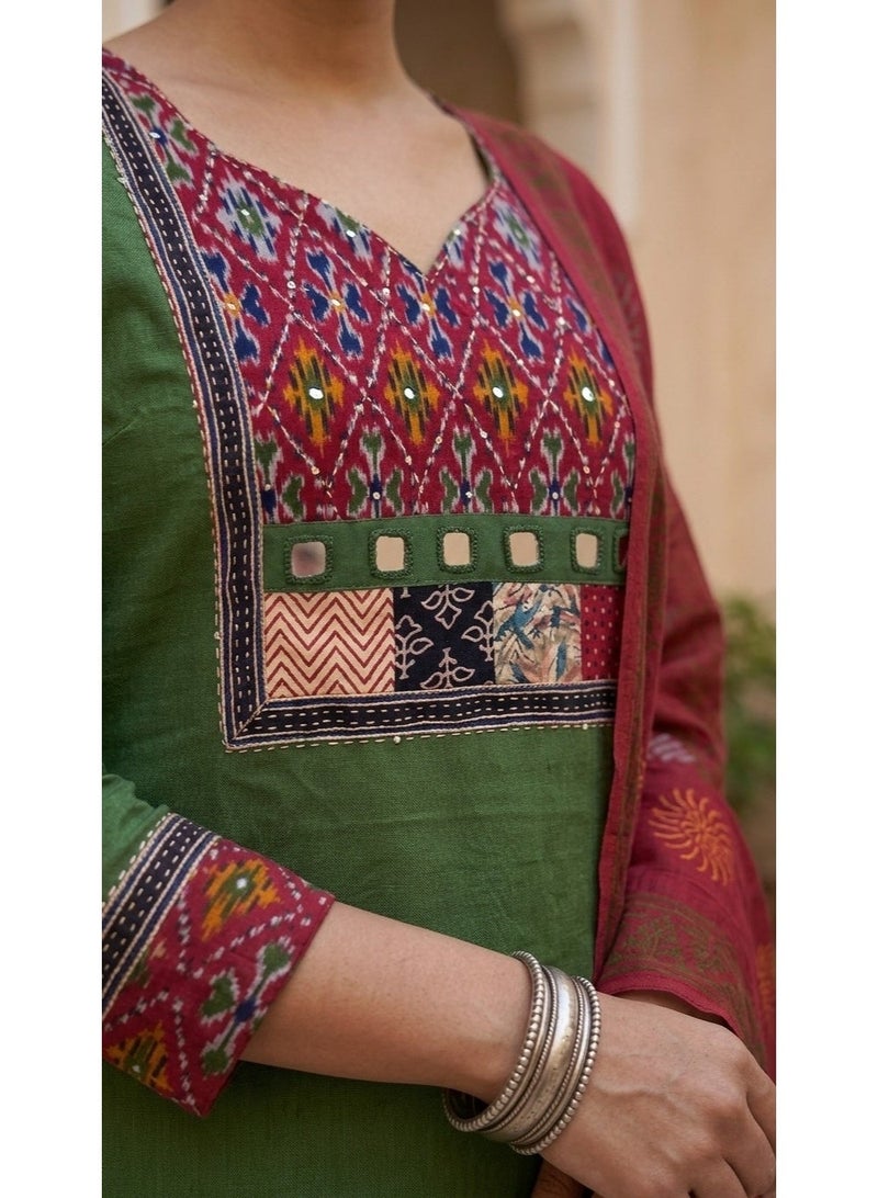 THUGFIT Women's Cotton Ikat Print Kurta Set with Dupatta – V-Neck Straight Green Kurti with Mirror Work & Patchwork Border, Ethnic Suit Set - Image 2