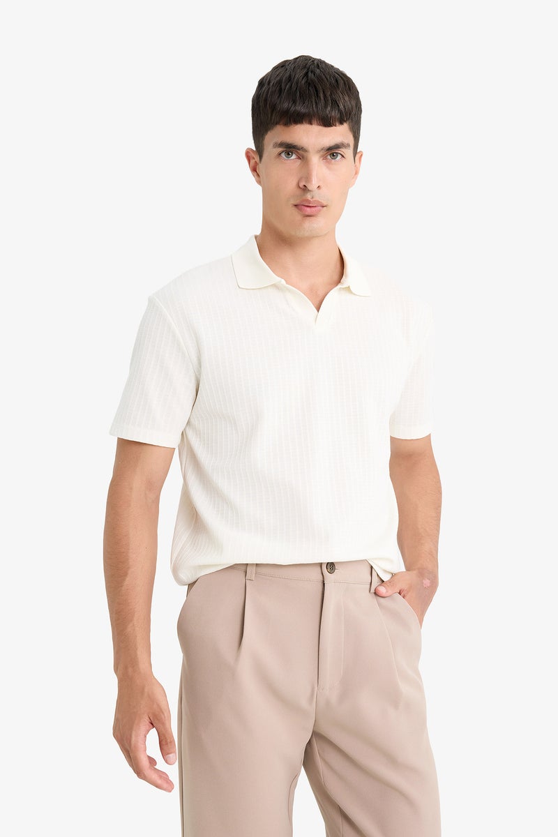 ديفاكتو تيشيرت بولو نص كم قصة عادية بيج فاتح - Image 1