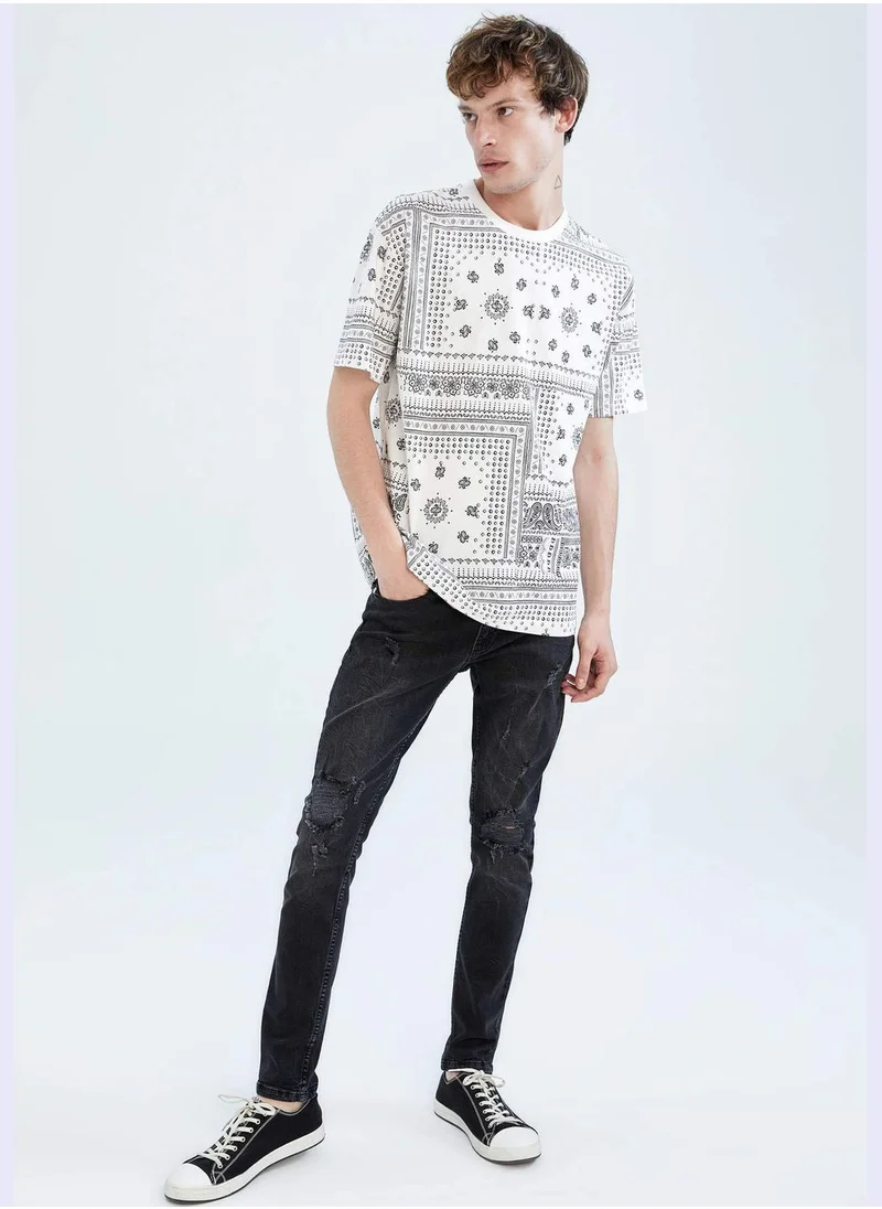 ديفاكتو Boxy Fit Short Sleeve Ethnic Print T-Shirt