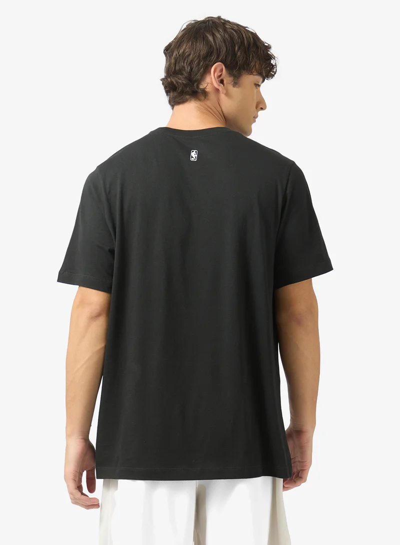 Nike Nba Brooklyn Nets Courtside Logo Short Sleeve T-Shirt