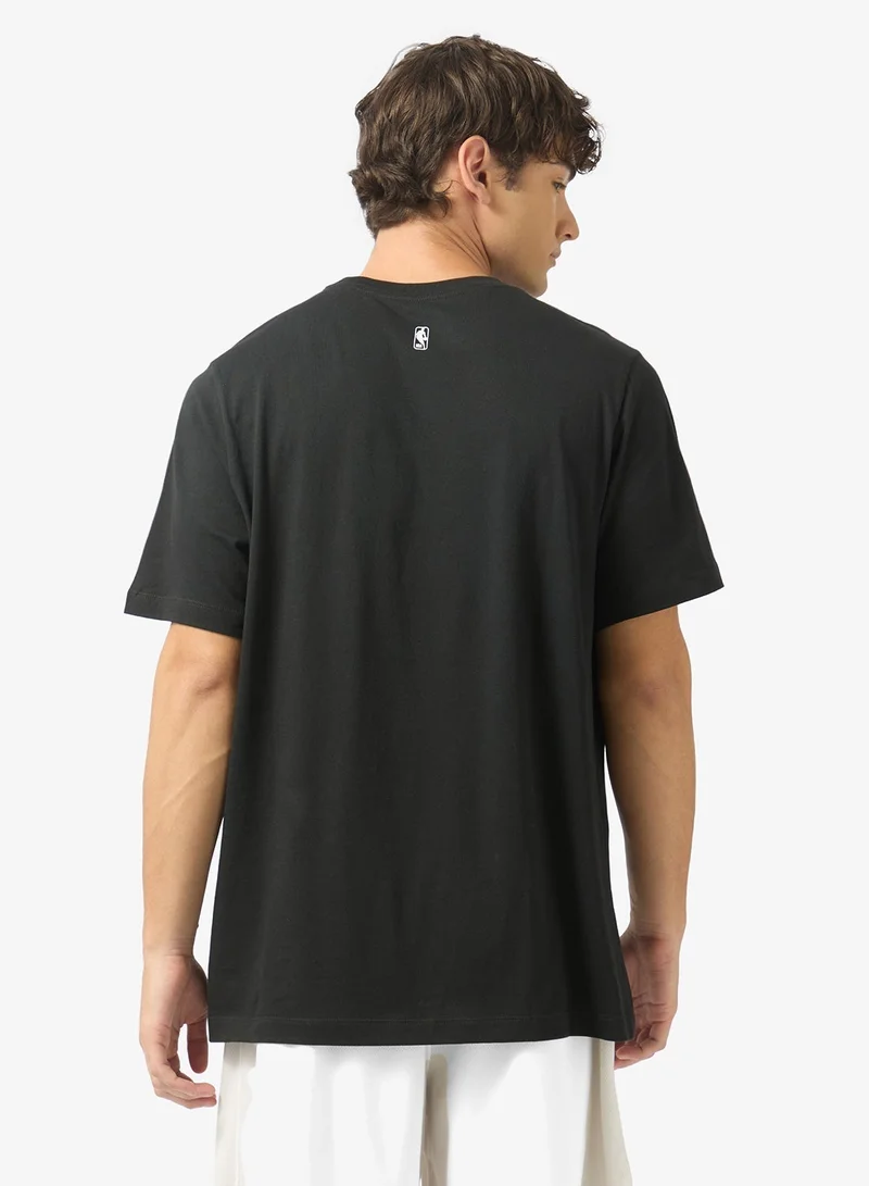 Nike Nba Brooklyn Nets Courtside Logo Short Sleeve T-Shirt