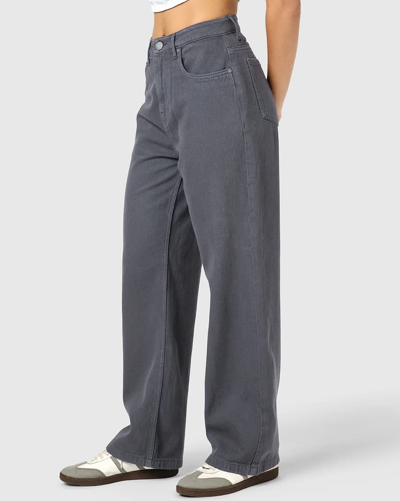 بيواكوف Women's Grey Straight Fit Jeans