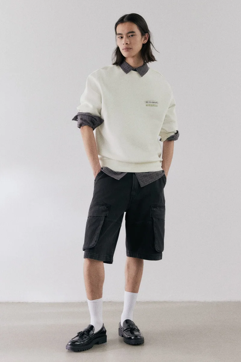 اتش اند ام بلوزة من القطن السميك بقصة مريحة