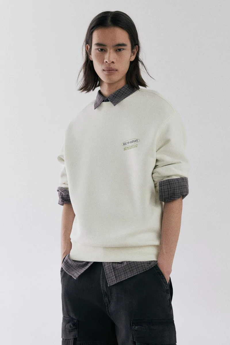 اتش اند ام بلوزة من القطن السميك بقصة مريحة