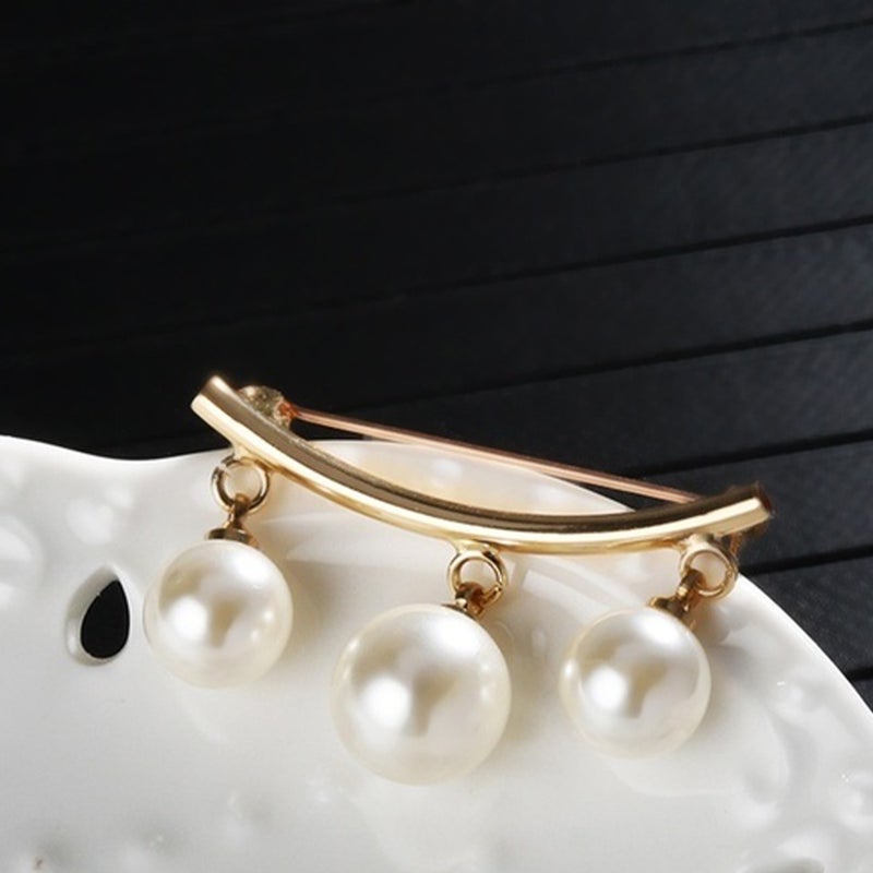 2pcs Arc Brooch Alloy Brooch Elegant Pearl Badge Creative Brooch Pin Clothes Accessory for Girls Banquet (Golden) - Image 3