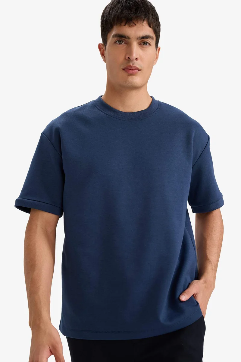 ديفاكتو Oversize Fit Crew Neck Short Sleeve T-Shirt