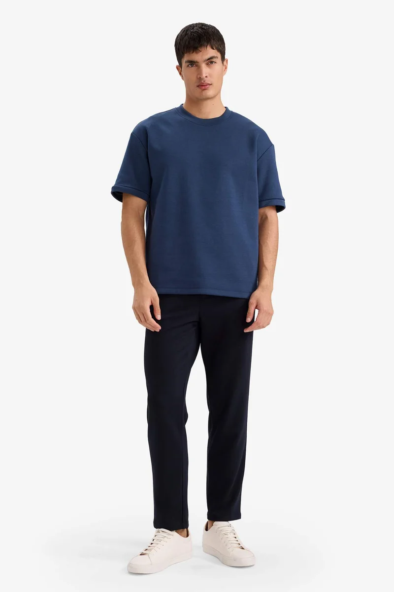 ديفاكتو Oversize Fit Crew Neck Short Sleeve T-Shirt