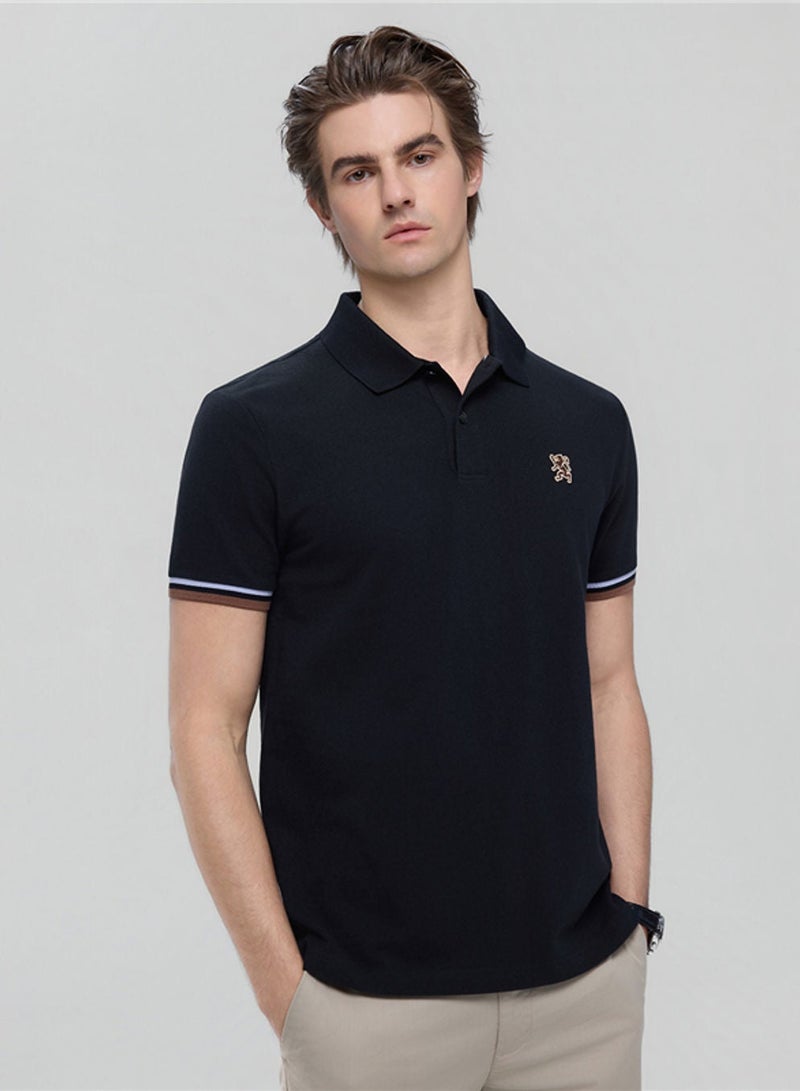 GIORDANO تي شيرت بولو قطن ضيق للرجال مع تطريز أسد صغير - Image 1
