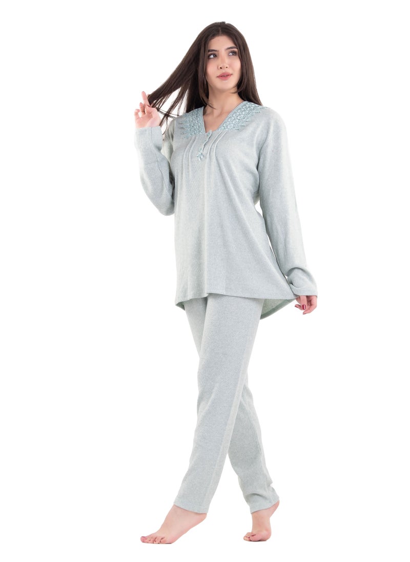 Women's long sleeve pajamas in soft and warm fleece - pzsku/Z4BD51C157A92F062E89AZ/45/_/1727858421/268ad032-b35d-4ec8-b990-db49f98d9e93