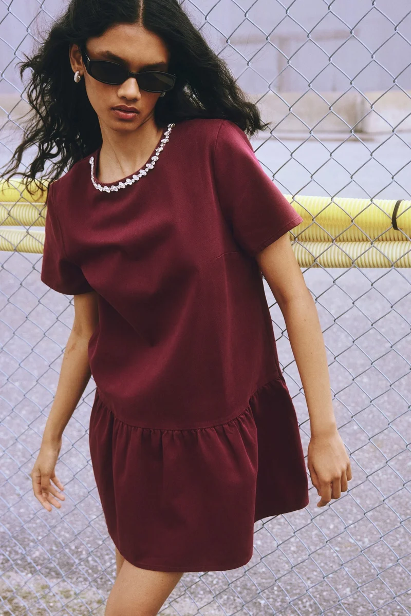 اتش اند ام فستان مزخرف بأحجار الرايون