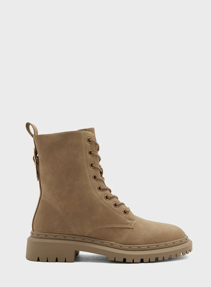 ترافل من نمشي Faux Suede Military Boots