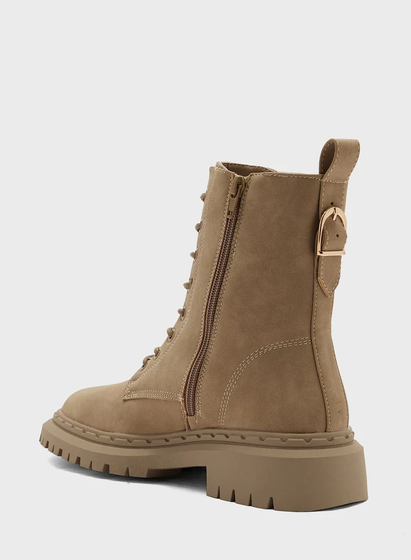 ترافل من نمشي Faux Suede Military Boots