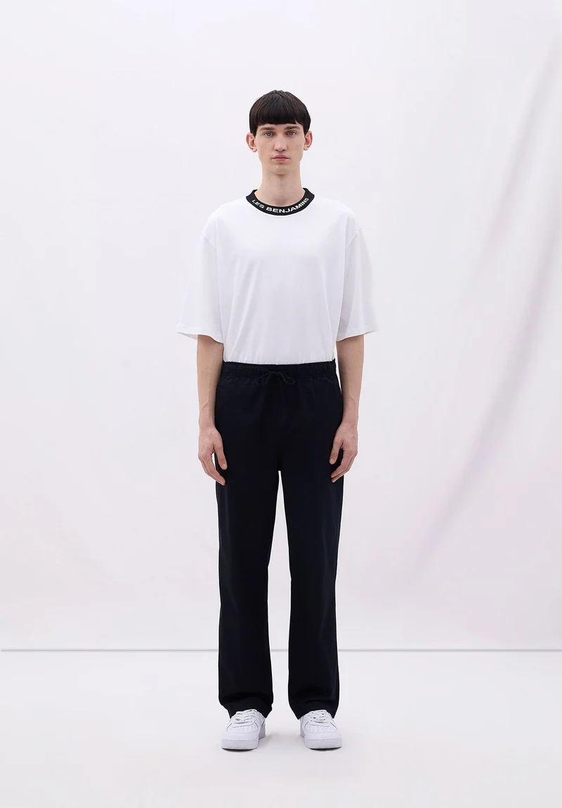 ليس بنجامنز بنطال ٤٠١