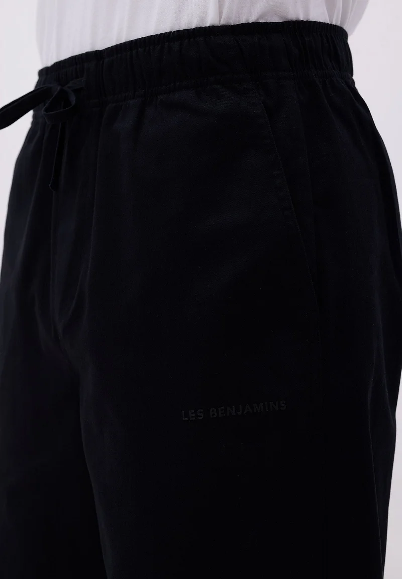 ليس بنجامنز بنطال ٤٠١