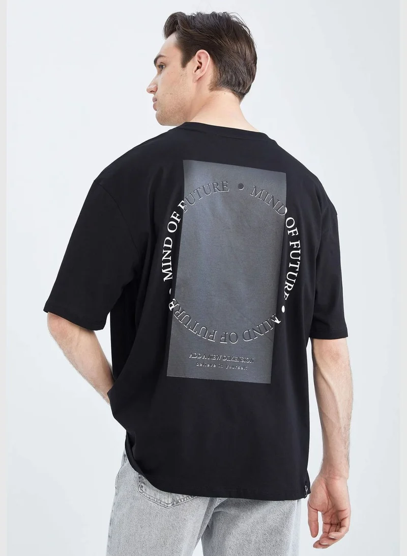 ديفاكتو Oversized Short Sleeve Minimal Print T-Shirt