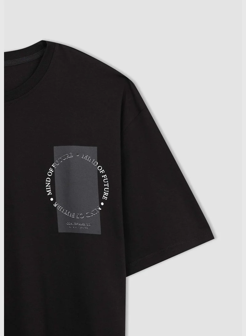 ديفاكتو Oversized Short Sleeve Minimal Print T-Shirt