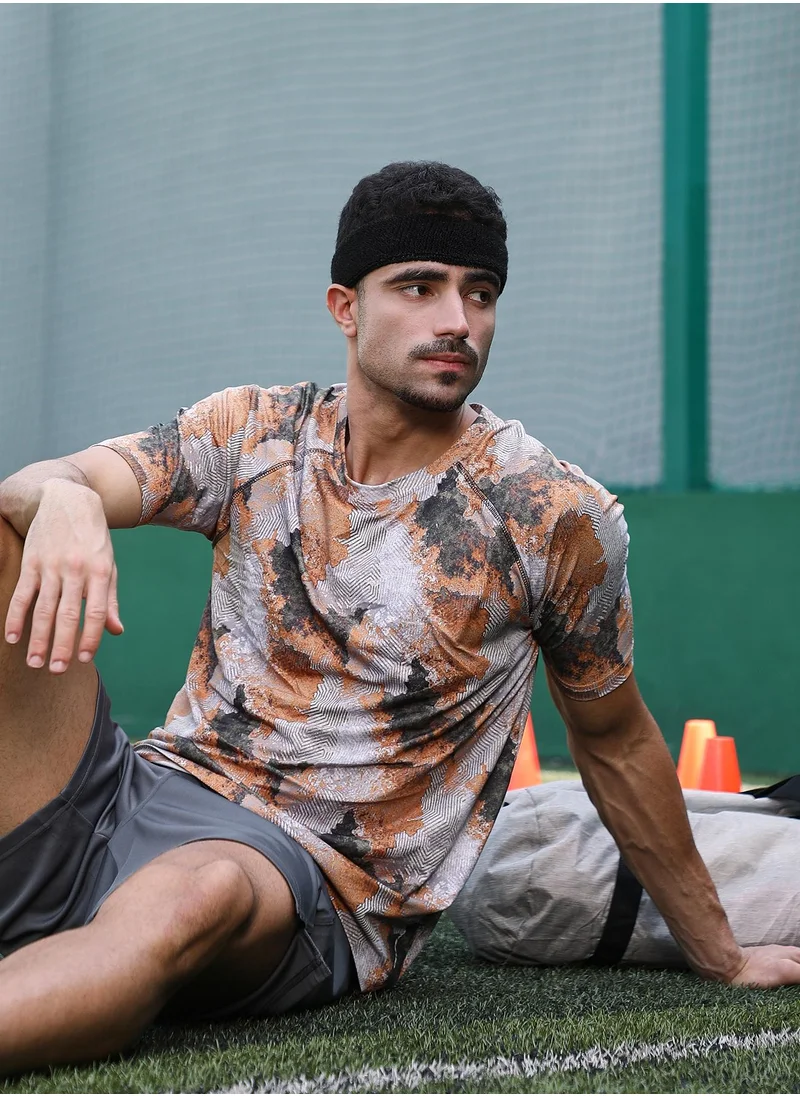 Campus Sutra Campus Sutra Men's Charcoal Black & Rust Orange Blur-Imprint Activewear T-Shirt For Casual Wear | Crew Neck | Short Sleeves | Jersey T-Shirt Crafted With Comfort Fit For Everyday Wear