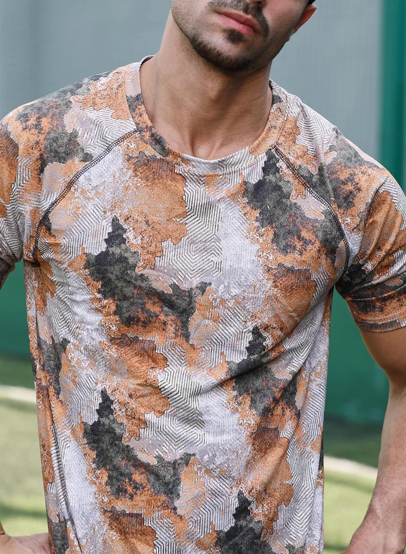 Campus Sutra Campus Sutra Men's Charcoal Black & Rust Orange Blur-Imprint Activewear T-Shirt For Casual Wear | Crew Neck | Short Sleeves | Jersey T-Shirt Crafted With Comfort Fit For Everyday Wear