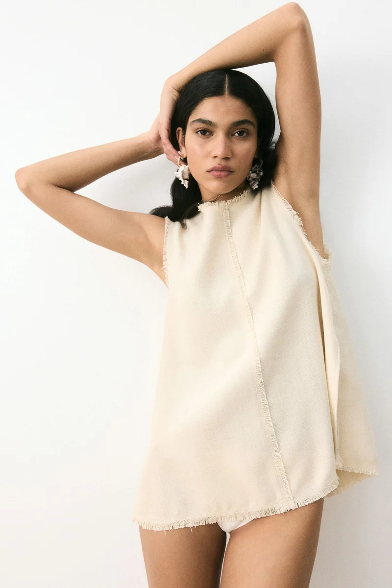 اتش اند ام بلوزة من التويل بشراشيب