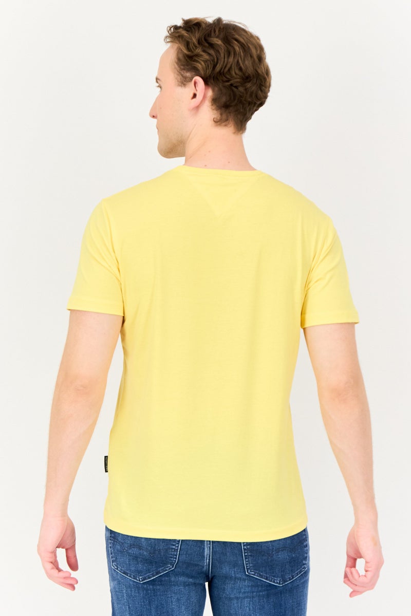 VINCE CAMUTO Men Crew Neck Short Sleeve Plain T-Shirt, Yellow - Image 3