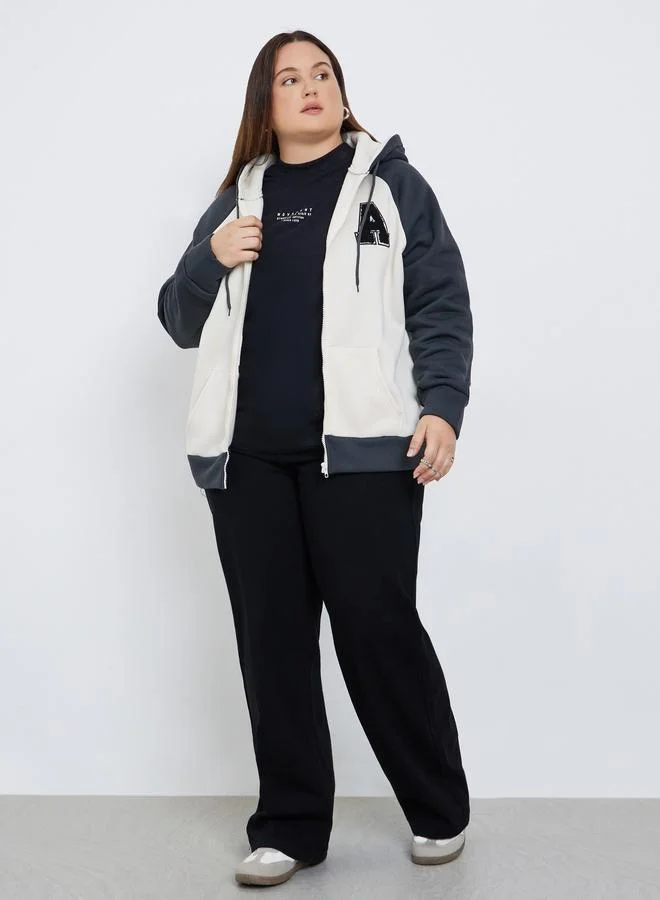 ستايلي هودي واسع بمقاس كبير ونمط كتل الالوان