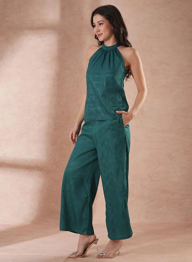 جلو باص طقم بلوزة بياقة مربوطة بطبعة شرقية مع بنطال