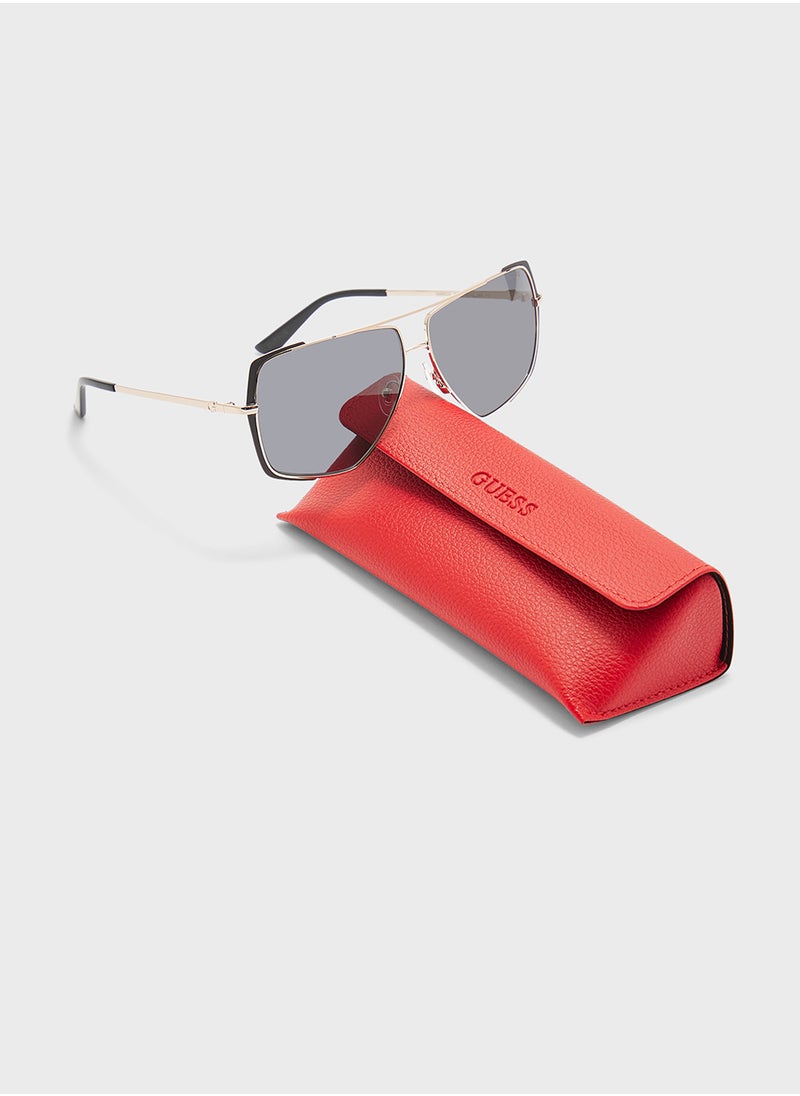 GUESS Gu0022002A62 Oversize Sunglasses  - Image 4