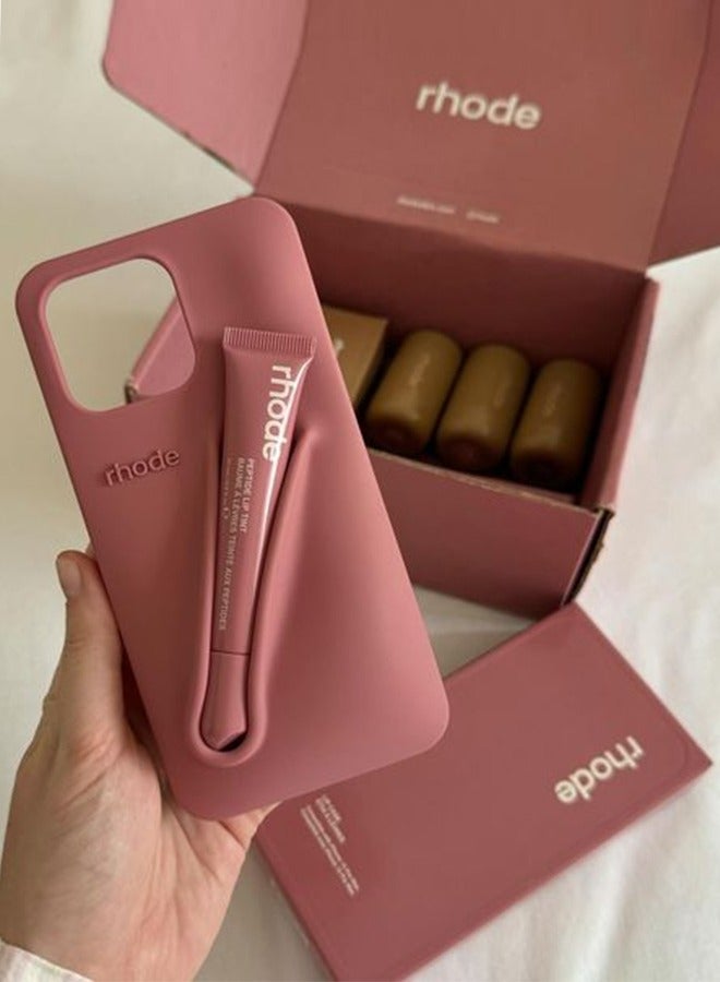 رود تينت شفاه ببتيد بلون الخوخ مع جراب هاتف صيفي متطابق لهواتف آيفون 15-16-17 برو وبرو ماكس، جراب سيليكون آمن بمسكة ثابتة مع حامل للغوس، تغليف أنيق وتصميم عملي لتجديد الإطلالة أثناء التنقل - Image 2