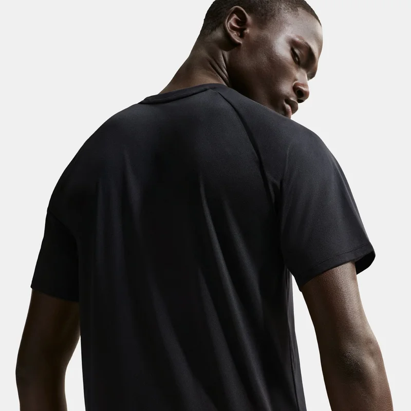 Nike Black Men's Stride Fly Nike Dri-FIT ADV Running Top for Men | Best Price UAE