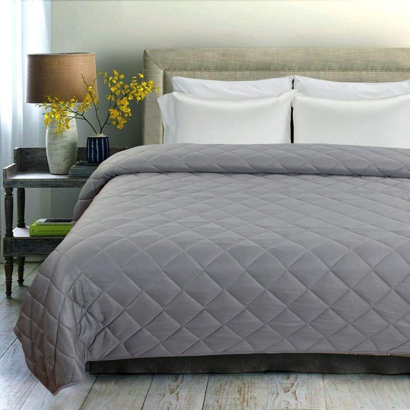 A'kin Akin Plain 300 GSM Microfiber Reversible Quilted Solid Super Soft and Cozy AC Comforter/Blanket/Quilt/Duvets for King Size/Double Bed Size (230X250 cm) (Grey, Double) - Image 5