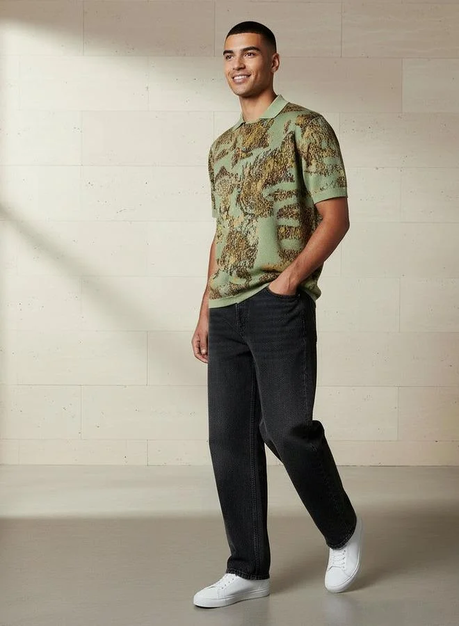 ايكونيك Men Regular Fit Collared Jacquard Short Sleeve Polo T-shirt