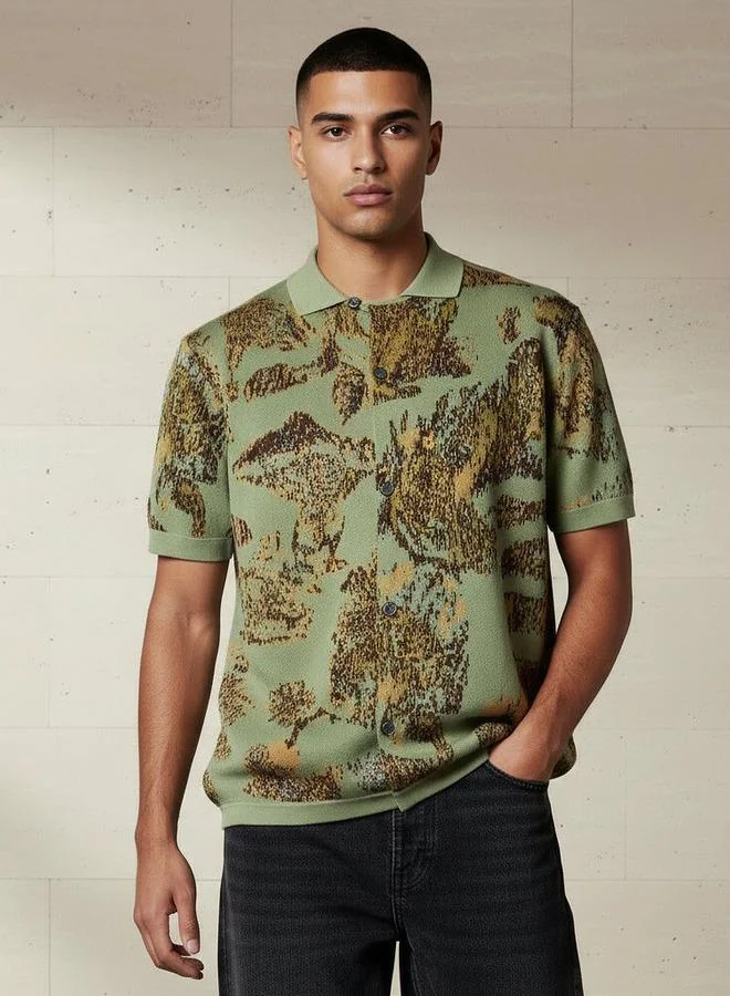 ايكونيك Men Regular Fit Collared Jacquard Short Sleeve Polo T-shirt