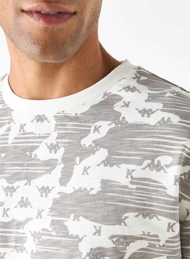 كابا تيشيرت بياقة ضيّقة وطبعات من كابا - Image 4