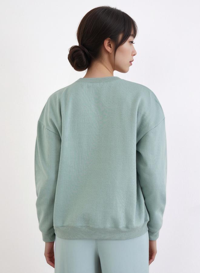 ستايلي سويت شيرت أخضر نعناعي بطبعة كتابة - Image 4