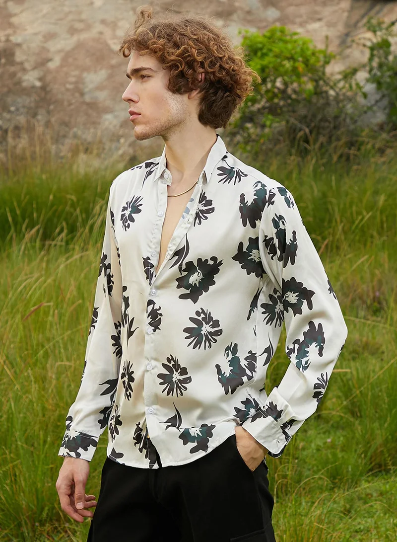 كامبوس سوترا Men's Ivory White & Onyx Black Flora-Stamp Shirt