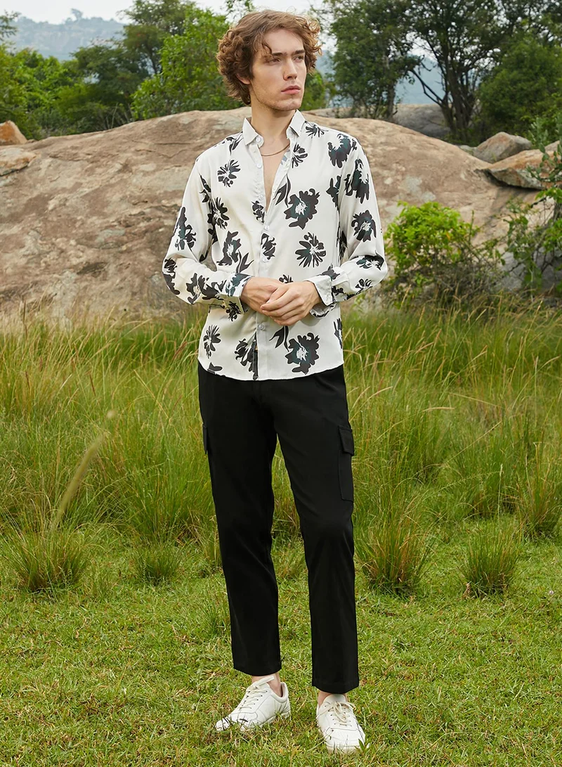 كامبوس سوترا Men's Ivory White & Onyx Black Flora-Stamp Shirt