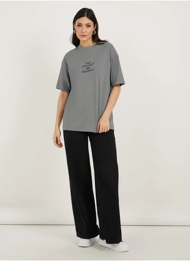 ستايلي Oversized Slogan Embroidered Short Sleeve T-Shirtâ€‹