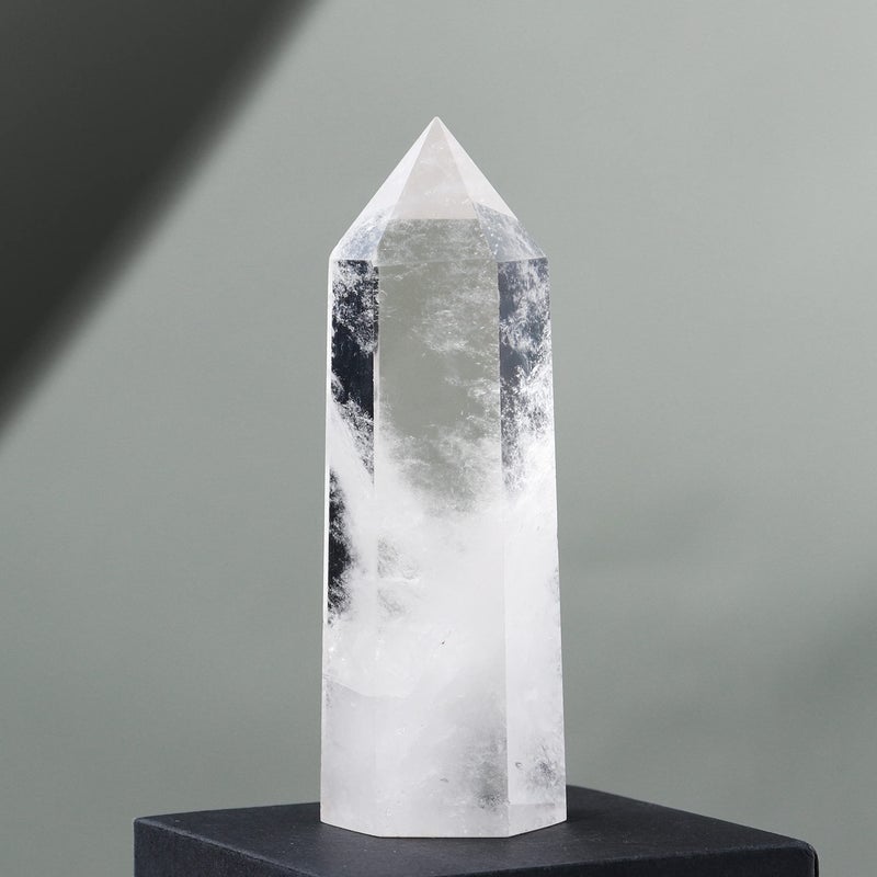 Runyangshi Runyangshi Large Clear Quartz Healing Crystal Wand 4725 Natural Crystal Tower 6 Faceted Single Point Crystal Prism Wand Natural Quartz Stones for Meditation Reiki Chakra Therapy Home Decor Gift 