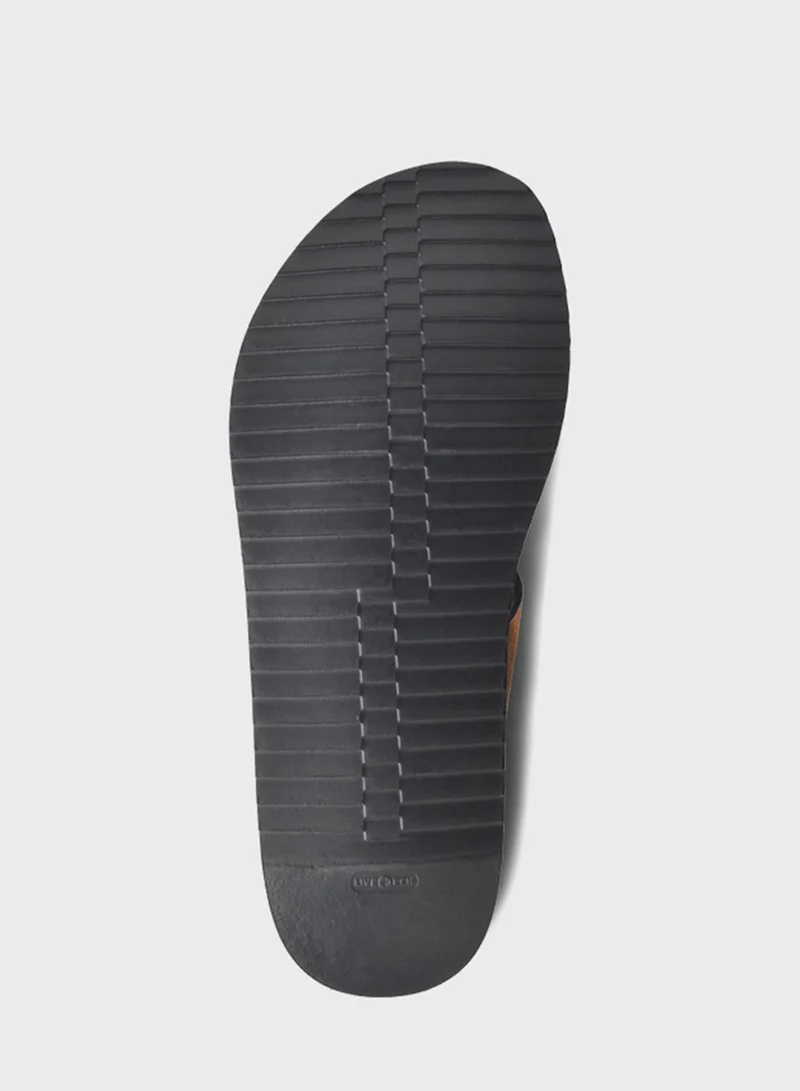 Language Gilson Sandals