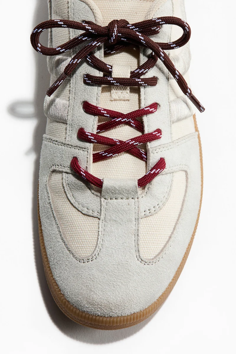 اتش اند ام عبوة من رباطين الأحذية من الدانتيل