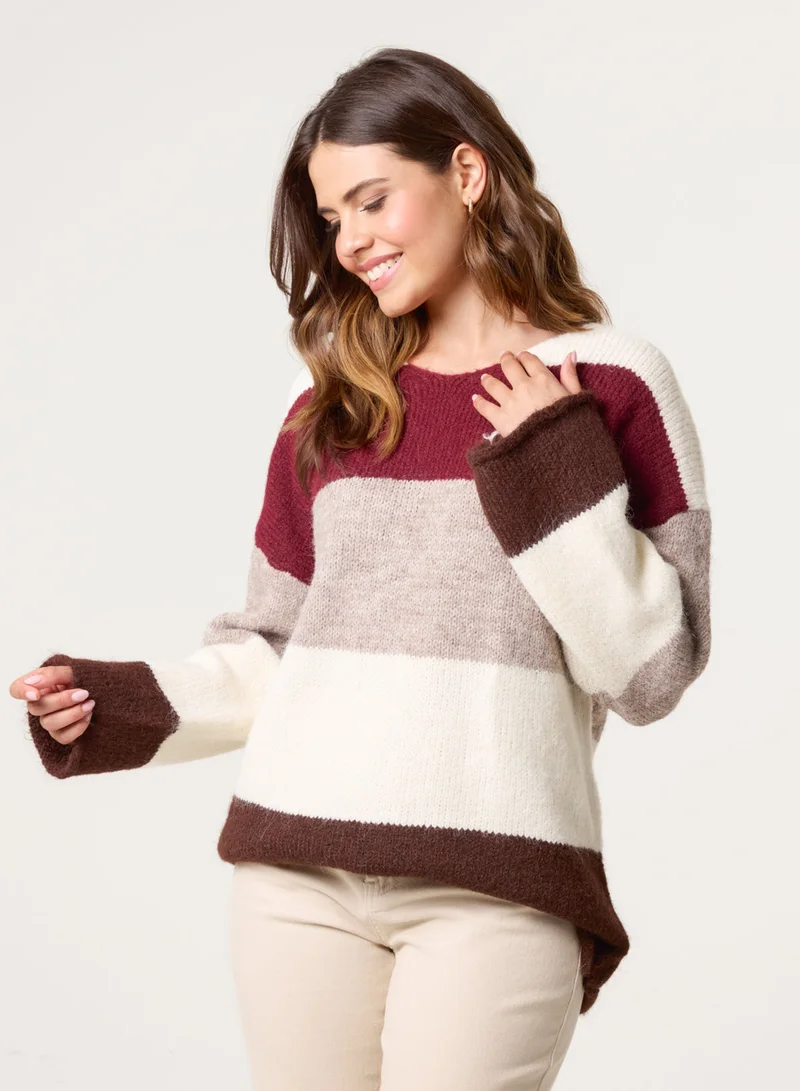 بلو فانيلا كنزة بياقة على شكل حرف  مخططة ملونة