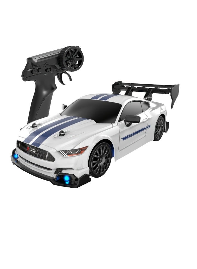 سيارة انجراف RC بمقياس 1:24 بنظام دفع رباعي، 2.4GHz بسرعة 20 كم/س، لعبة سباق مع أضواء LED وعجلات انجراف وحواجز طريق - Image 1