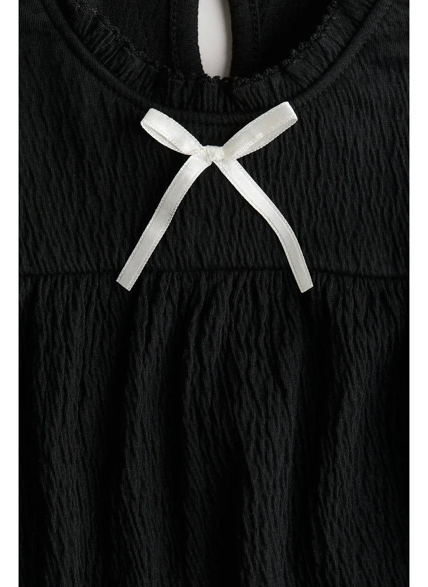 اتش اند ام Picot-Trimmed Blouse