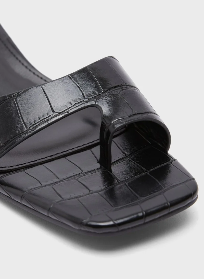 shoexpress Casual Low-Heel Sandals
