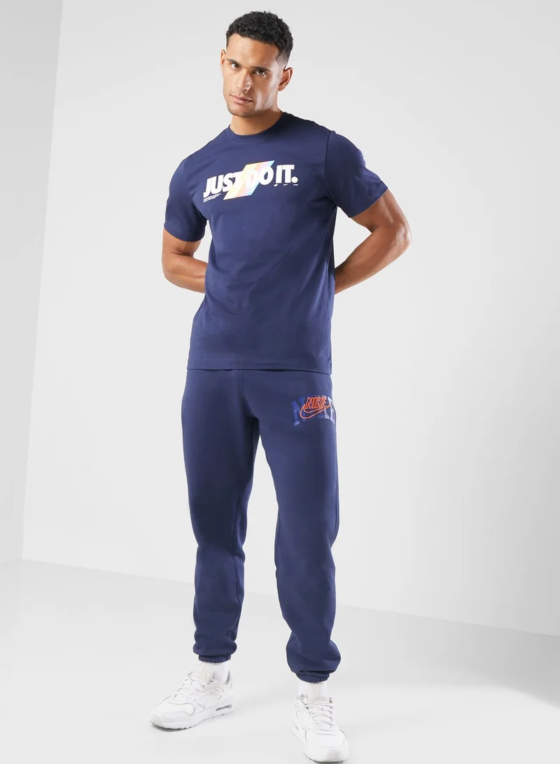 Nike Nsw 6Mo Jeddi T-Shirt