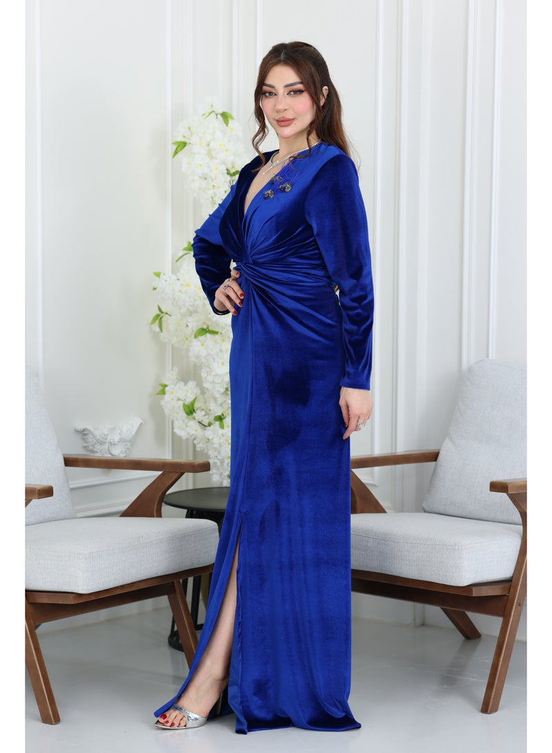 المصمم الحديث فستان سهرة مخمل شتوي مصنوع من قماش المخمل الفاخر اللي يمنحك دفء وأناقة ملكية بنفس الوقت - Image 2