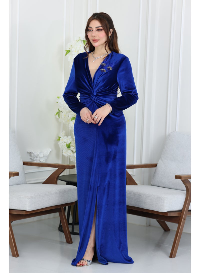 المصمم الحديث فستان سهرة مخمل شتوي مصنوع من قماش المخمل الفاخر اللي يمنحك دفء وأناقة ملكية بنفس الوقت - Image 1