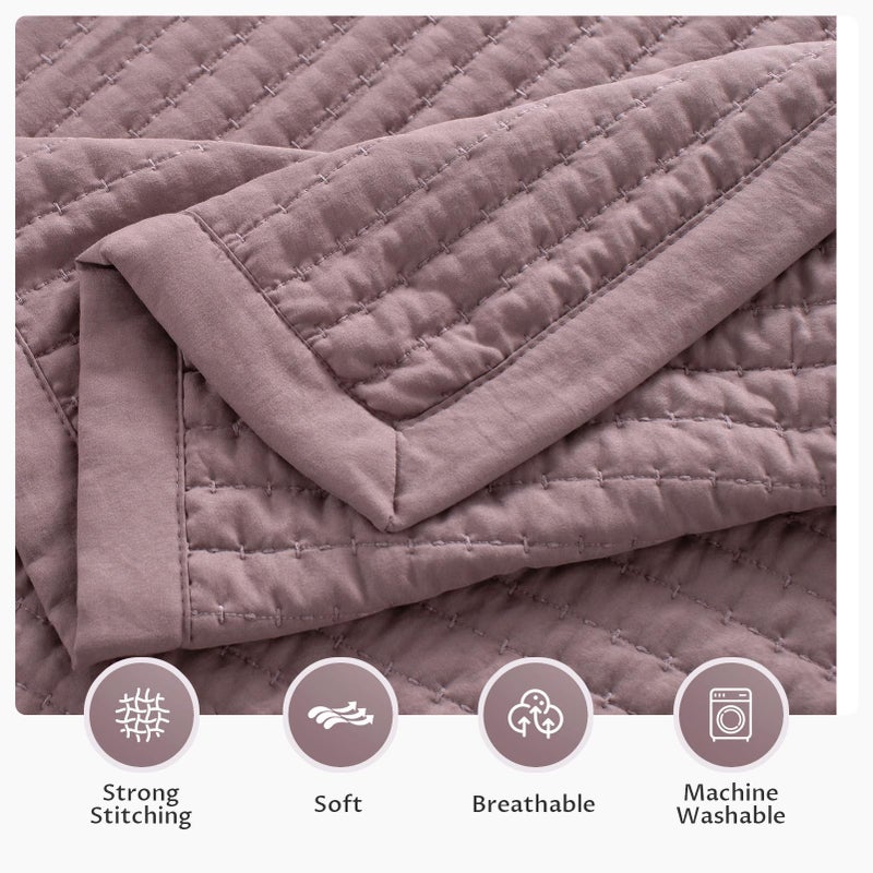 KASENTEX طقم لحاف ملكي كبير 102"x106" - غطاء سرير خفيف من 3 طبقات، تصميم نوردك بسيط، طقم لحاف لجميع الفصول ربيع وصيف (1 لحاف + 2 غطاء وسادة)، بنفسجي غامق - Image 4