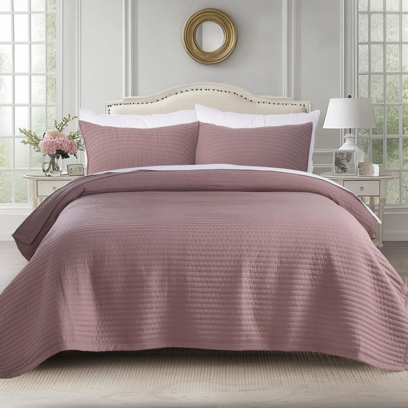 KASENTEX طقم لحاف ملكي كبير 102"x106" - غطاء سرير خفيف من 3 طبقات، تصميم نوردك بسيط، طقم لحاف لجميع الفصول ربيع وصيف (1 لحاف + 2 غطاء وسادة)، بنفسجي غامق - Image 1