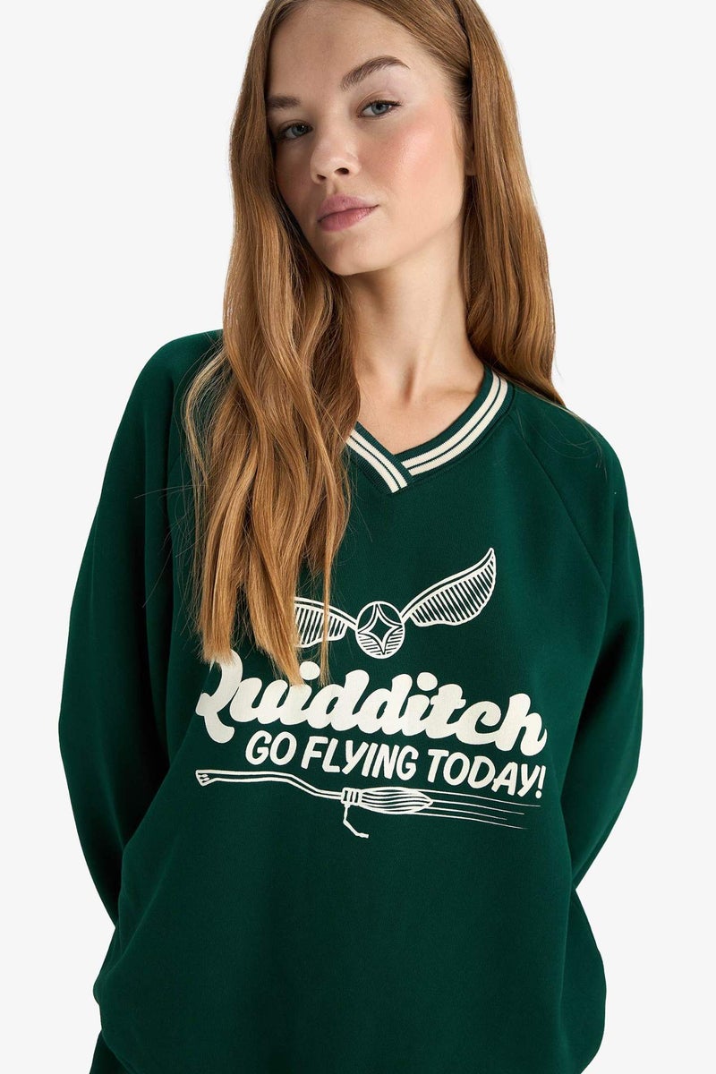 DeFacto Harry Potter Oversize Fit V-Neck Printed Thick Sweatshirt - Image 4